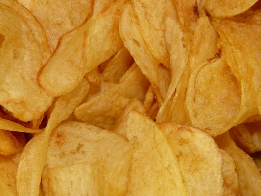 Πακέτο Ακαθάριστο βάρος 20kg Συνεπείς Τσιπς με τηγανητή μηχανή