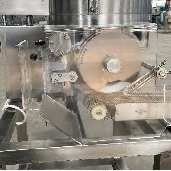 Προσαρμοσμένο FM100-300 Kg / H αυτόματο μπέργκερ Patty Chicken Nuggets Πολυσυσκευαστική μηχανή
