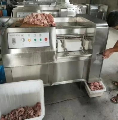 Βιομηχανικό τεμαχιστήρα για το ψυγμένο κοτόπουλο με αυτοματοποιημένο τεμαχιστήρα για το κρέας