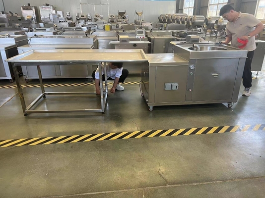 Μηχανή κατασκευής λουκάνικων 60L με ανθεκτική κατασκευή και συσκευασία Μέγεθος 120cm * 800cm * 120cm